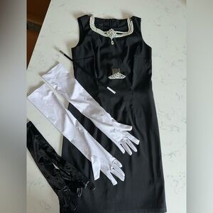 Breakfast at Tiffany’s Halloween Costume Black Dress outfit Audrey Hepburn